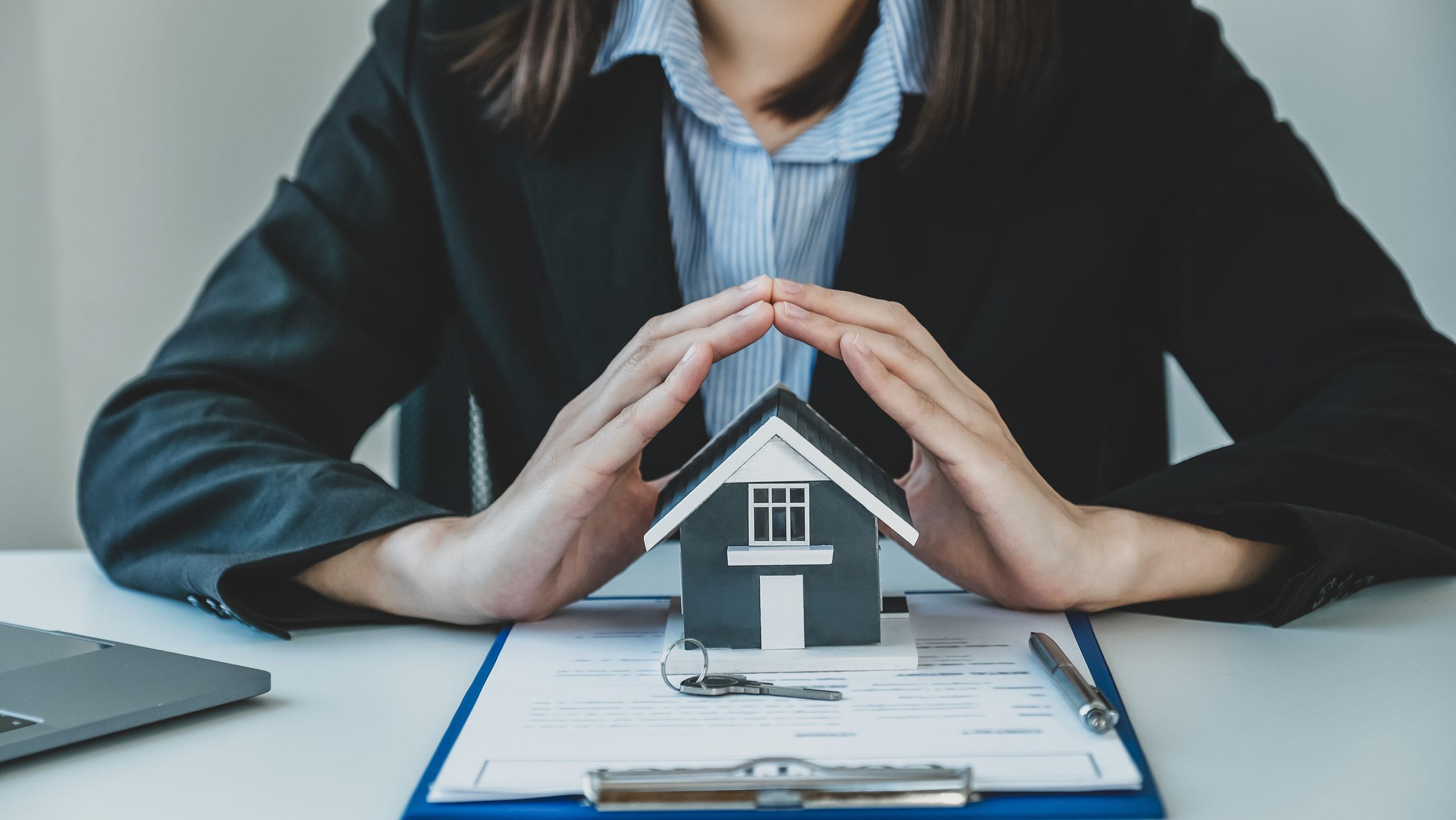 Hand A Real Estate Agent, Prevent The Home Model And Explain The home purchase loans